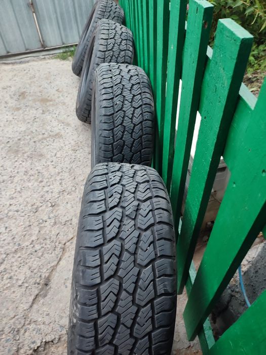 Продам всесезоные шины.