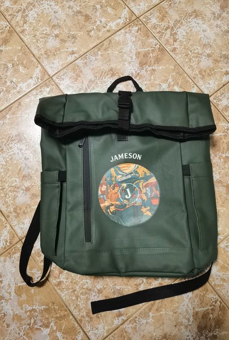 Продавам нова, водоустойчива раница JAMESON