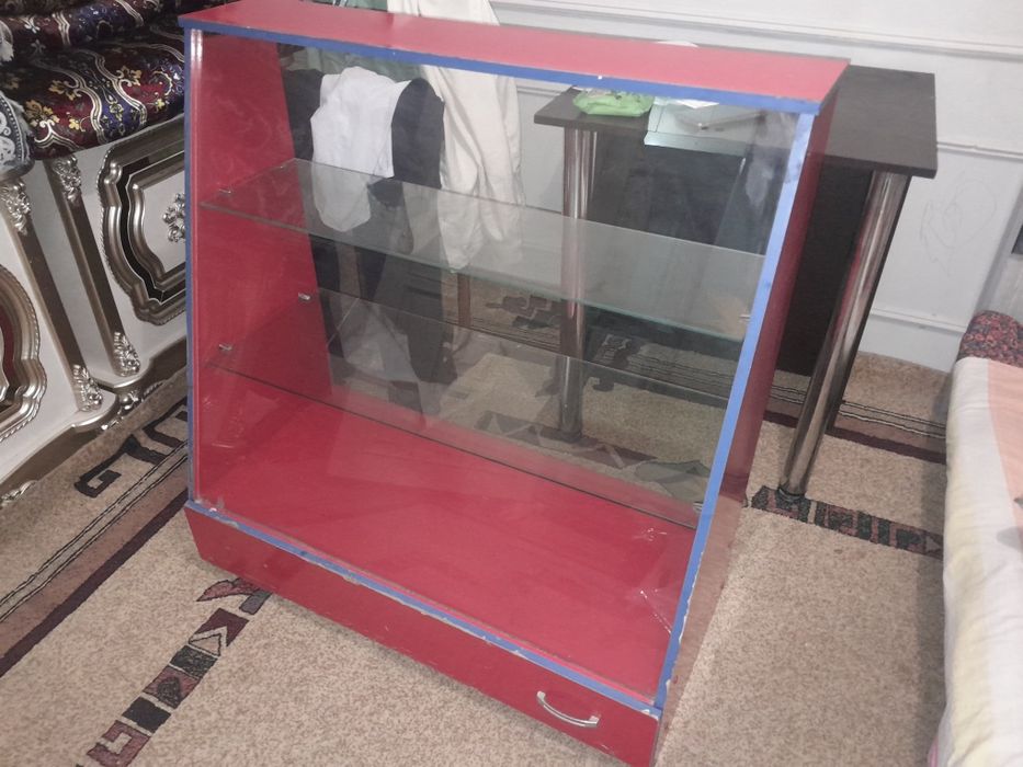 Витрина Шкаф Телефон сотилади 150