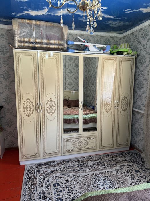 Спальный гарнитур