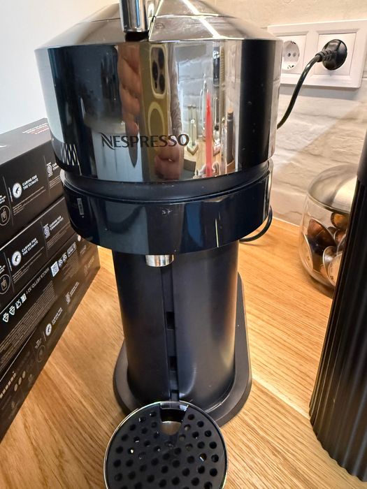 Nespresso кафемашина POP