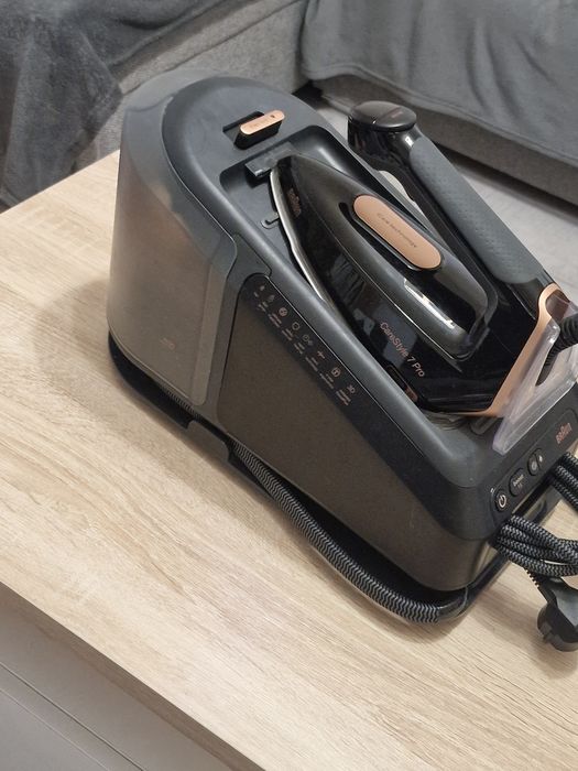 Statie de călcat Braun CareStyle 7 PRO defecta