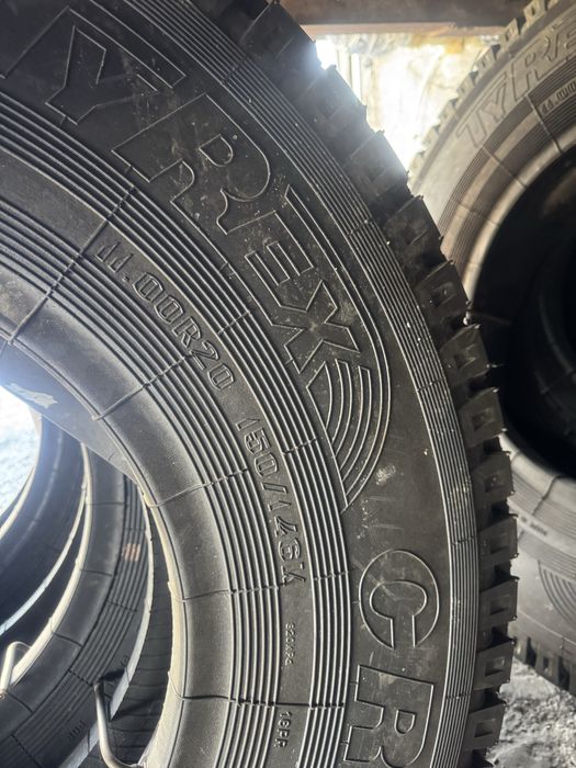 Продам резину 11.00 20