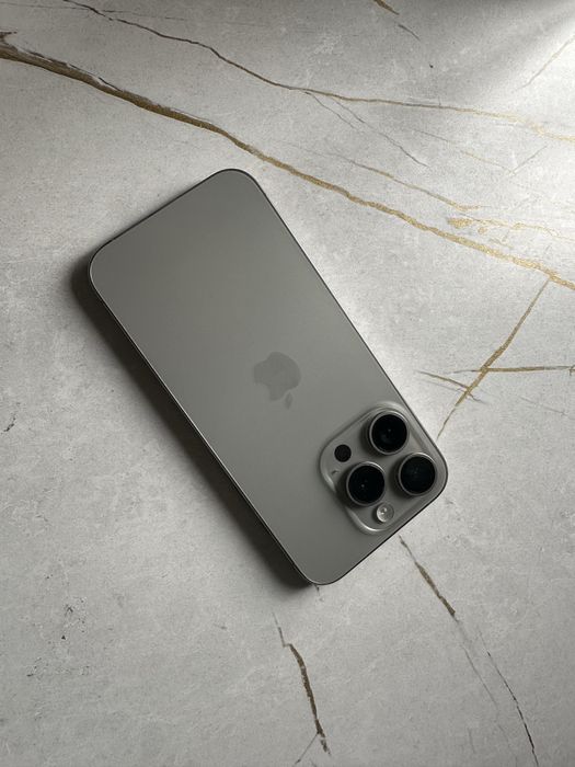 iPhone 15 pro 512 gb