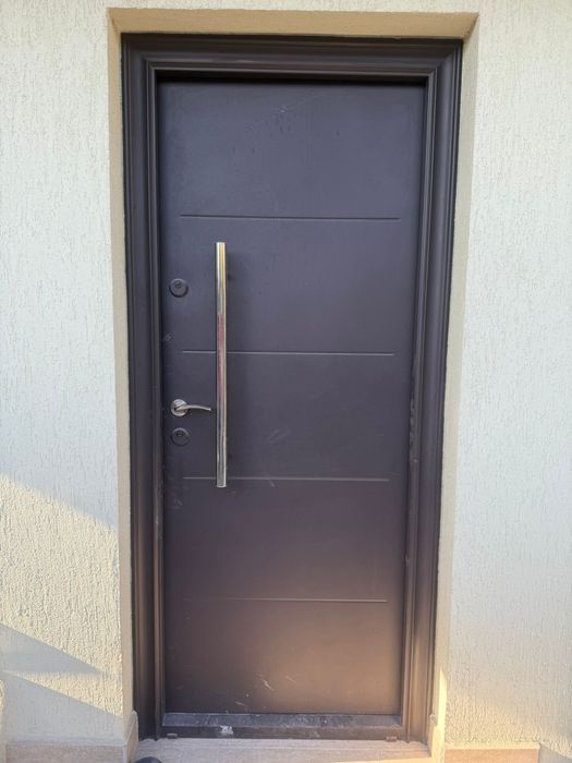 Montai usi metalice si tamplarie pvc deblocari usi