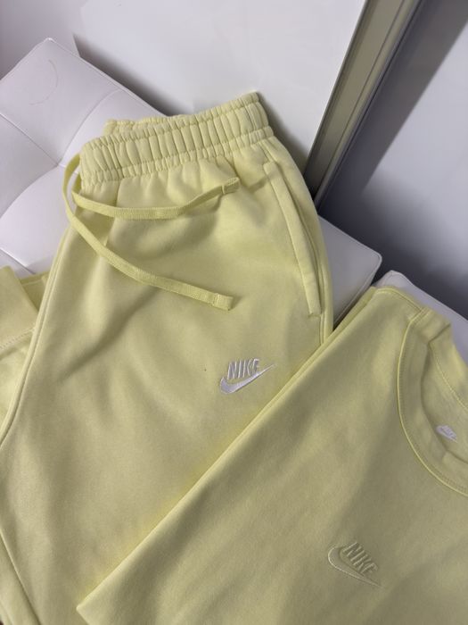 Комплекти на Nike