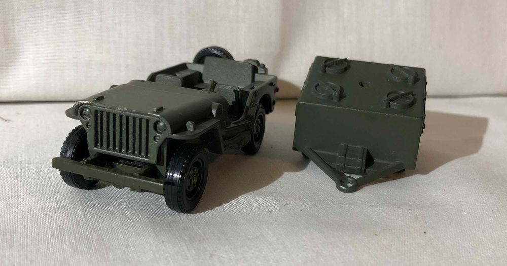Macheta Jeep Willys cu remorca Solido metal 1 43 original