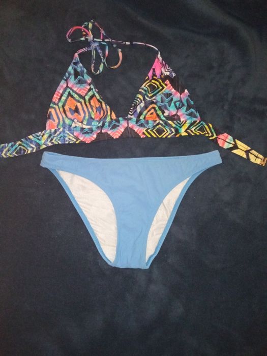 Vand costume de baie din doua bucati