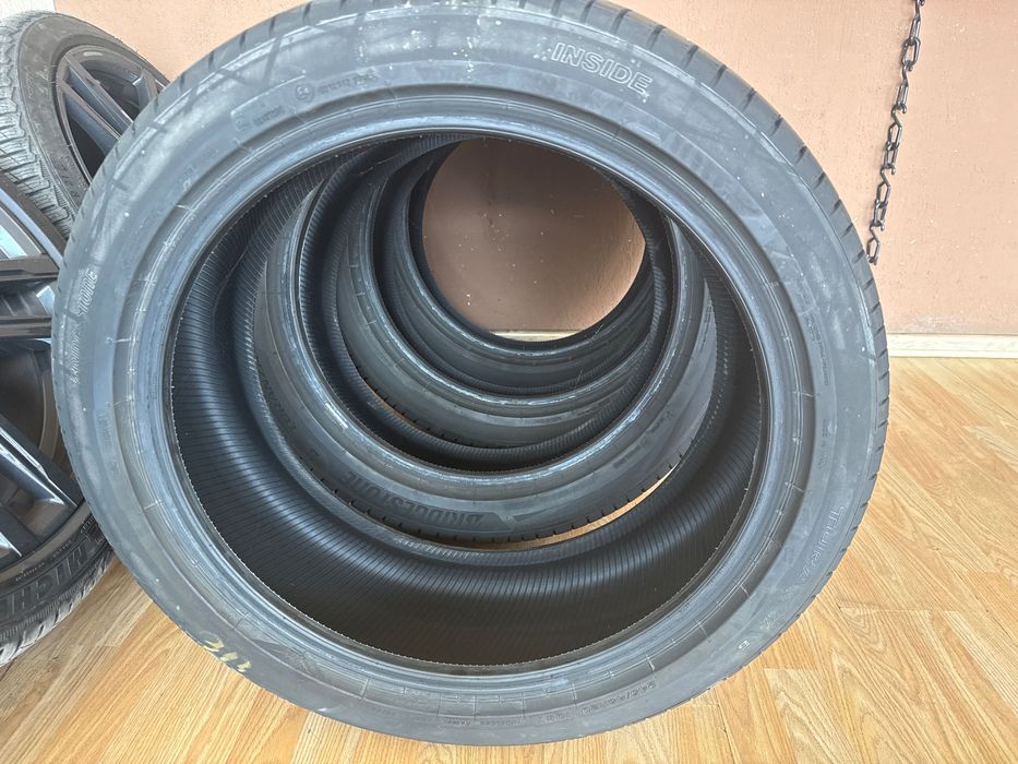 Продавам гуми Bridgestone 245/45 R20