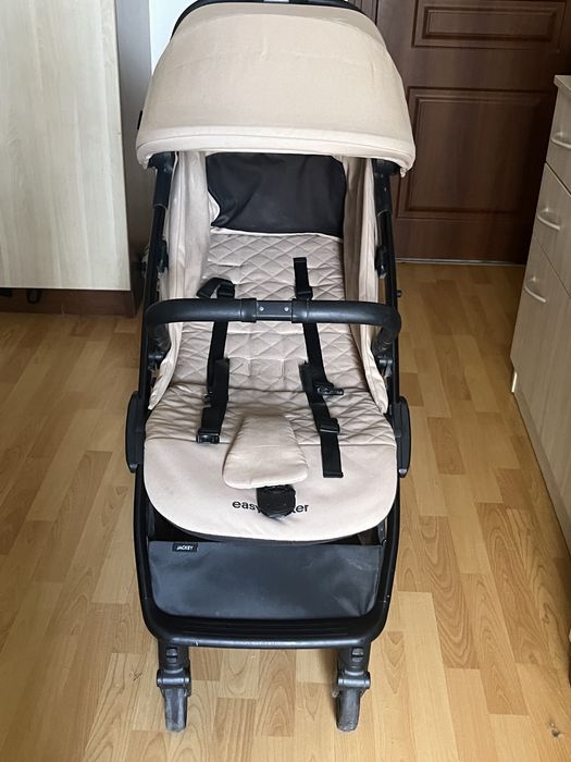 Бебешка количка Easywalker Jackey с кош за новородено - много удобна и компактна