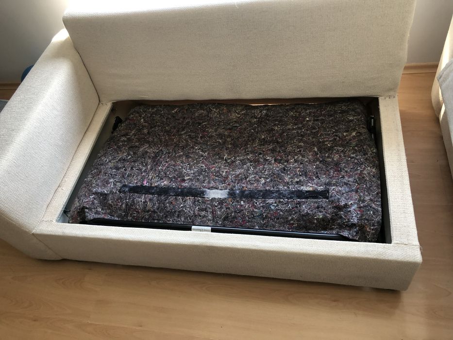 Два двойни дивана с голяма табуретка