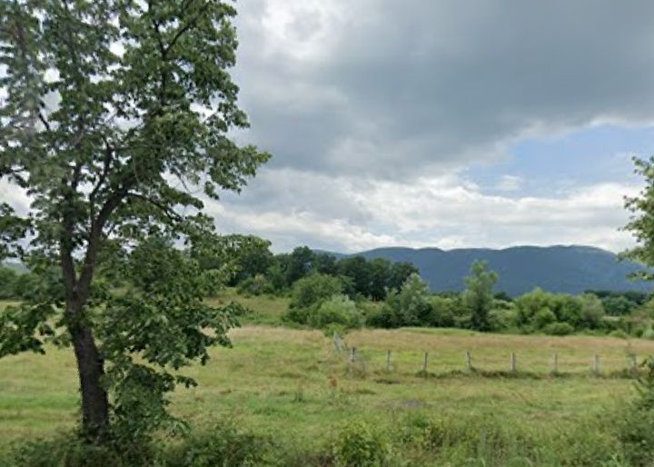 Ливада на пътя между с. Долнослав и с Тополово