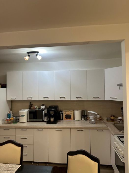 Apartament 3 camere, 55 mp, 2 balcoane – mobilat și utilat