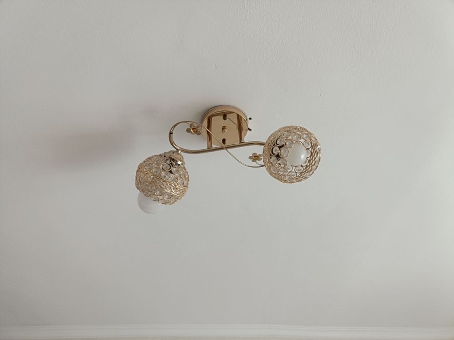 Продам люстры отличные недорого