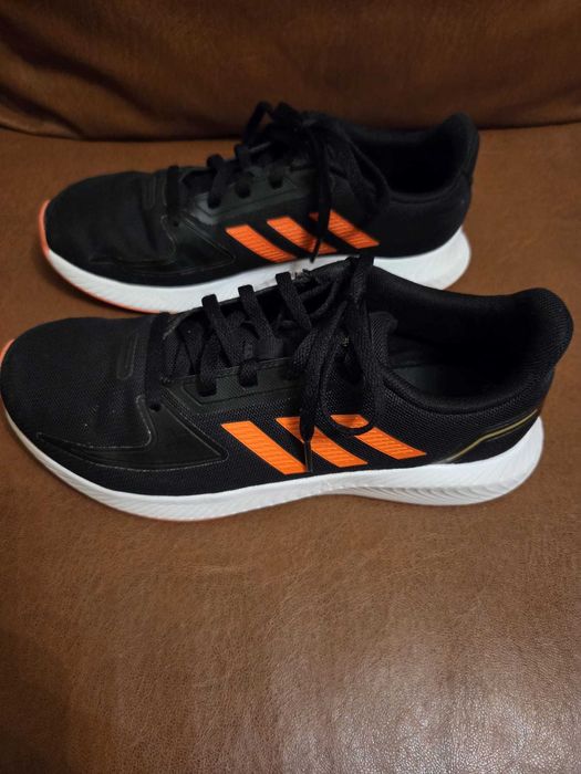 Adidas stare foarte buna