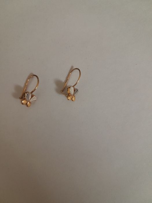 Продам.  Детские золотые серёжки
