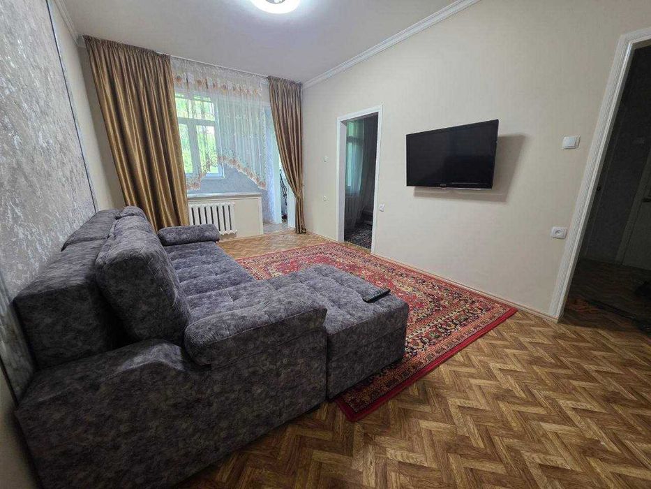 Продаю квартиру. Юнусабад -15 м ТУРКИСТОН  2/2/4