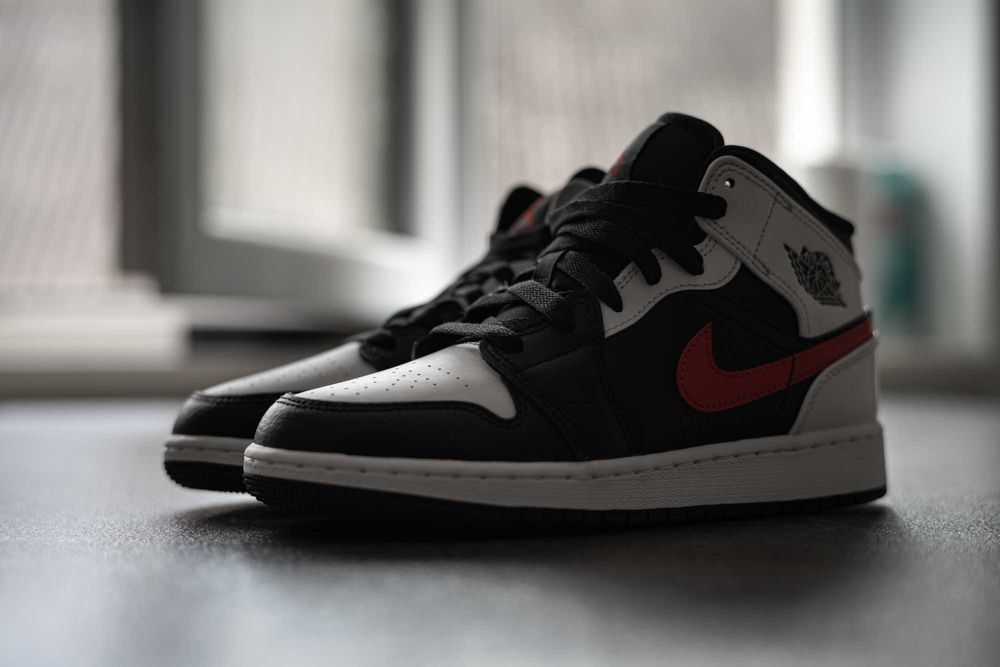 Vand Nike Air Jordan 1 Mid Original (marimea 36)