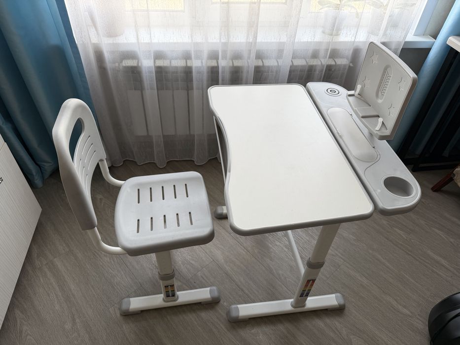 Anatomica растущая парта, 70x54x54 см