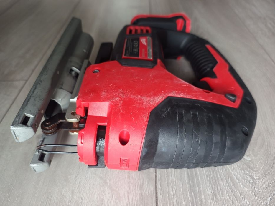 Milwaukee M18 BJS fierastrau pendular