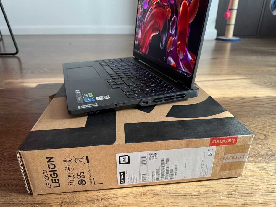 Lenovo Legion Pro 5 (i7-14700HX, RTX 4070, 32GB RAM)