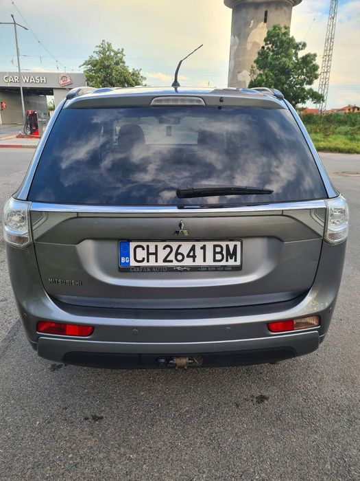 Продавам Mitsubishi OutlandeMitsubishi Outlander PHEV –
Автомобилът е изключително запазен както отвън, така и отвътре. Поддържан е