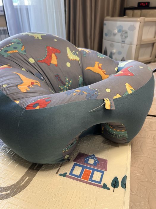 Детское кресло и коврик