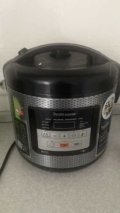 Срочно продаю в хорошем состояние мультиварка