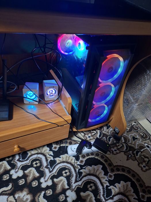 Srochna kampyuter sotiladi