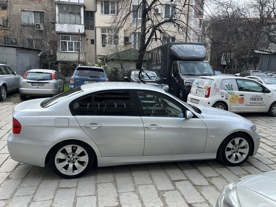 BMW 320 i в много добро състояние
