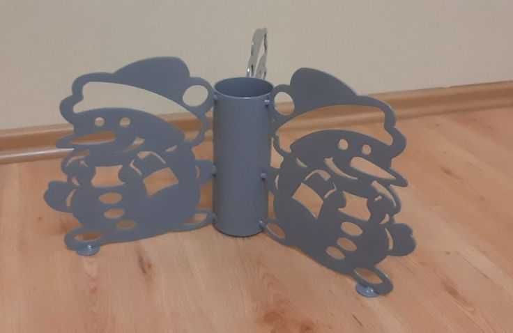 Подставки под елку.