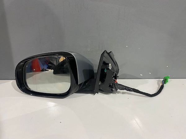Oglinda stanga electrica cu rabatare bec memorie VOLVO V60 D6 HYBRID 31402610 31402570