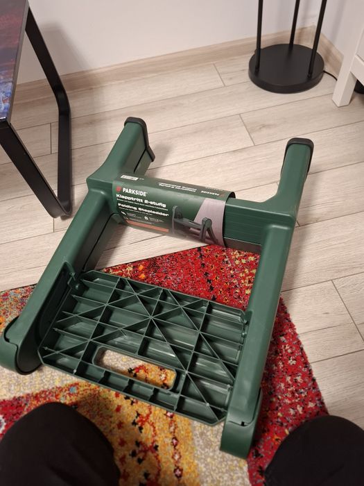 Scara pliabila 2 trepte,150 kg sarcina,ușoară si practica la orice