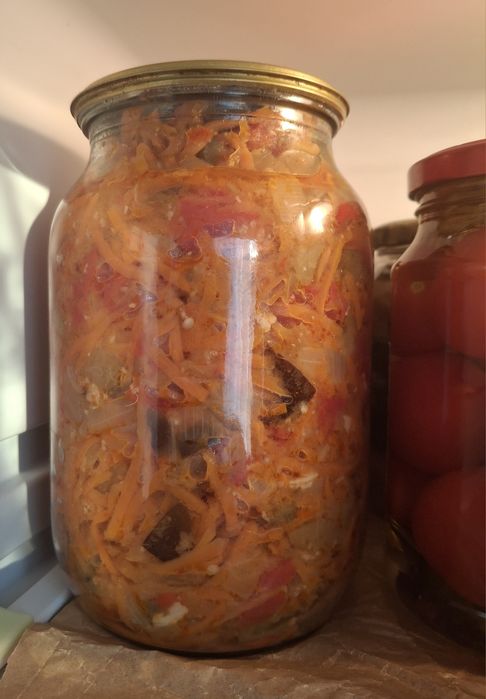 Соленья,огурцы, помидоры, салаты