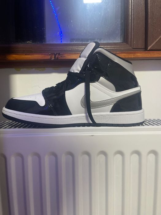 Adidasi Barbati Nike Jordan 1  Mid Negru & Alb