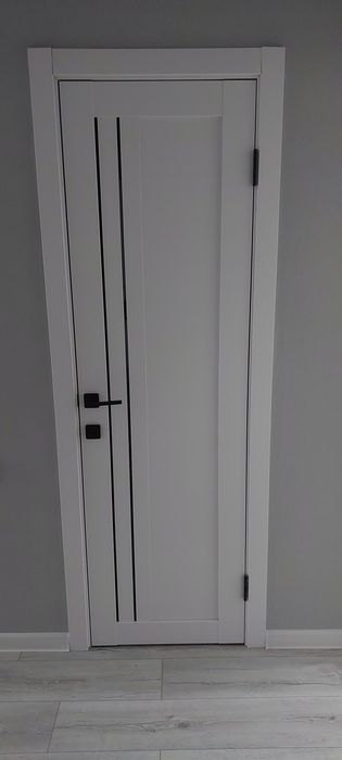 Продам дверь и ручки в комплекте