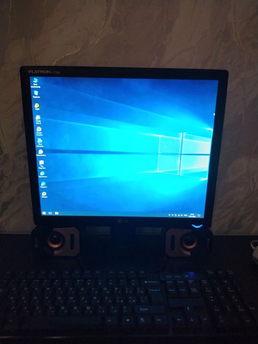 Продаётся монитор LG 17"