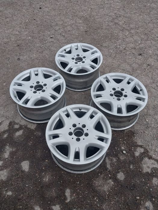 Диски оригинал R16 на Mercedes.