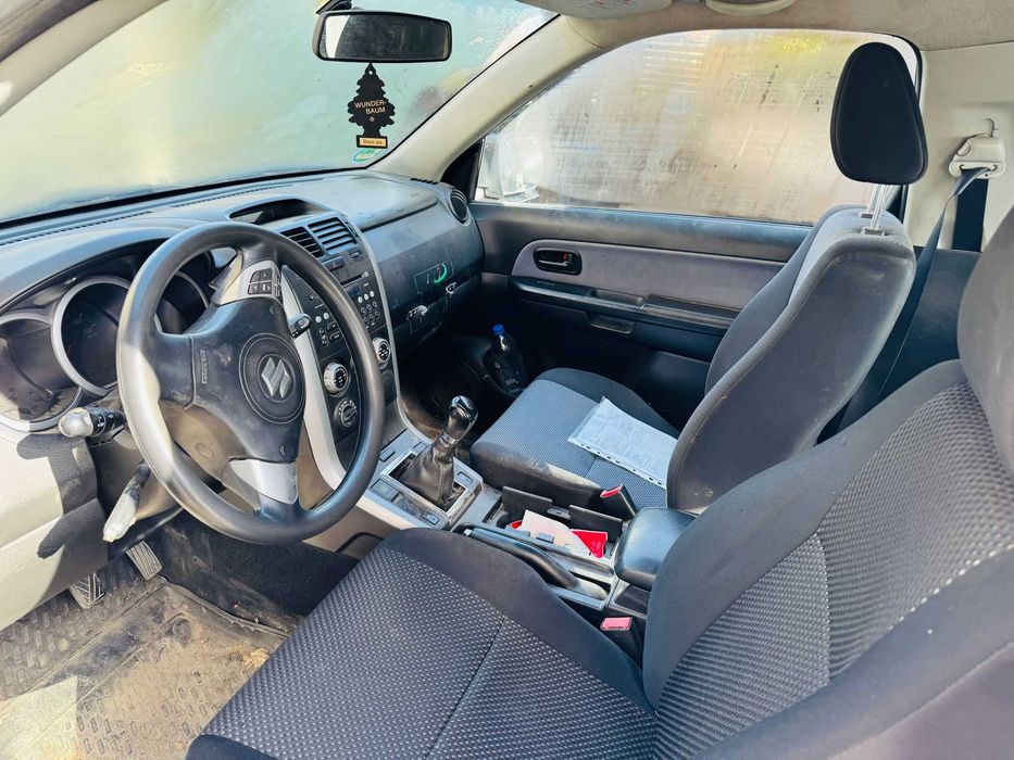 Dezmembrez sau Vand Suzuki Grand Vitara 2.0 an 2007