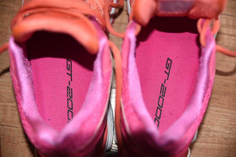 Asics GEL оригинални маратонки размер 40