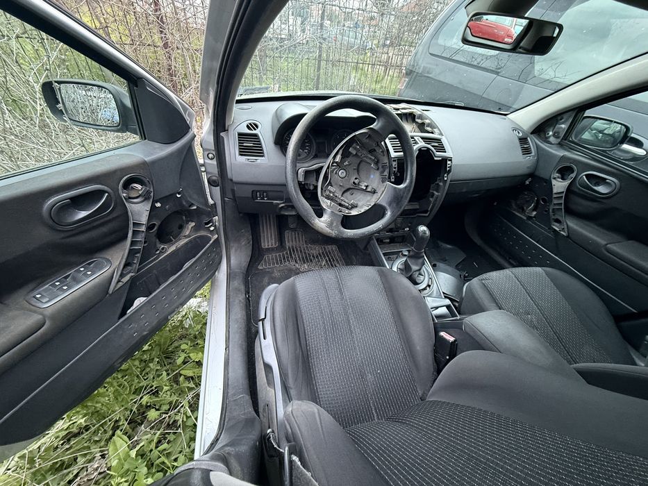 Продавам Renault Megane 1.9 dci 130 коня НА ЧАСТИ