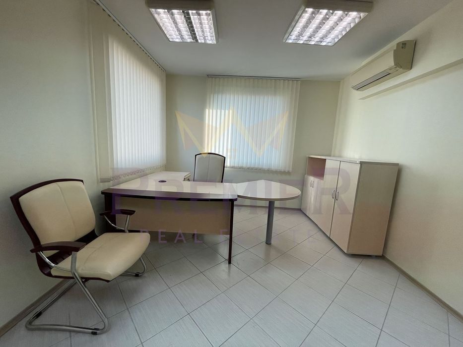 Продава се Офис в Варна, Операта - 70 кв.м за 2186 €/кв.м - Снимка #3