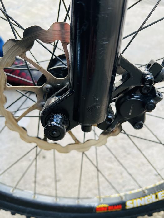 Vand bicicleta de munte