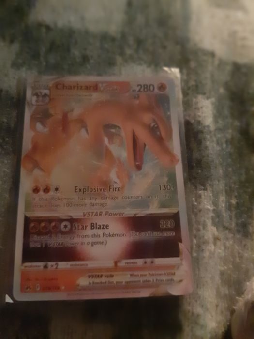 vand Charizard V star nou