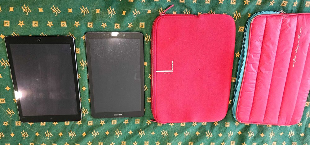 Samsung and Apple таблети