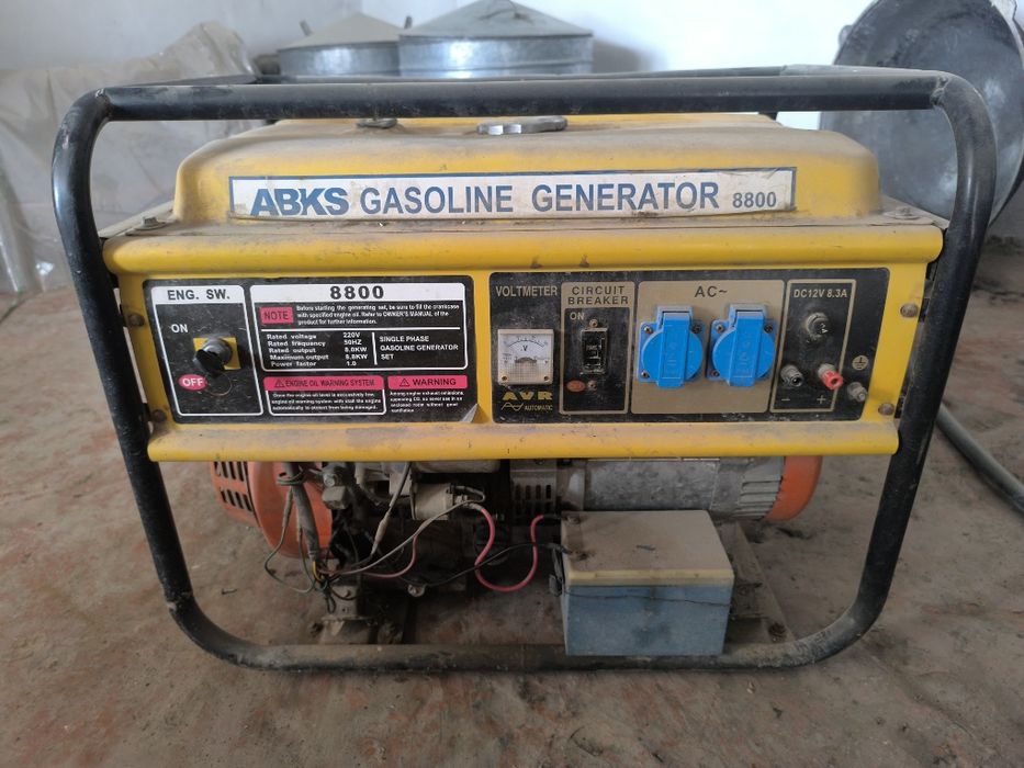 Бензиновый генератор