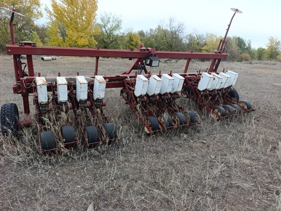 Овощная сеялка Клён 4,2