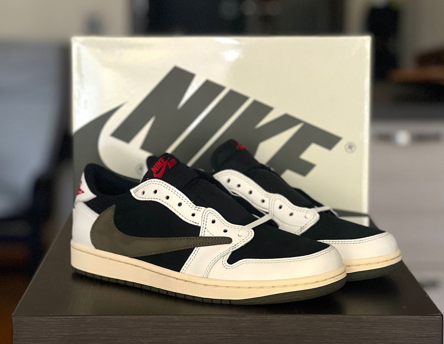 Travis Scott x Air Jordan 1 Low Reverse Olive 42.5 EU