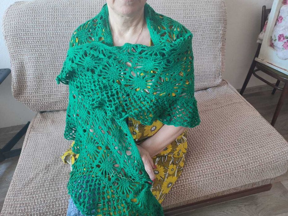 Продам шаль зеленую