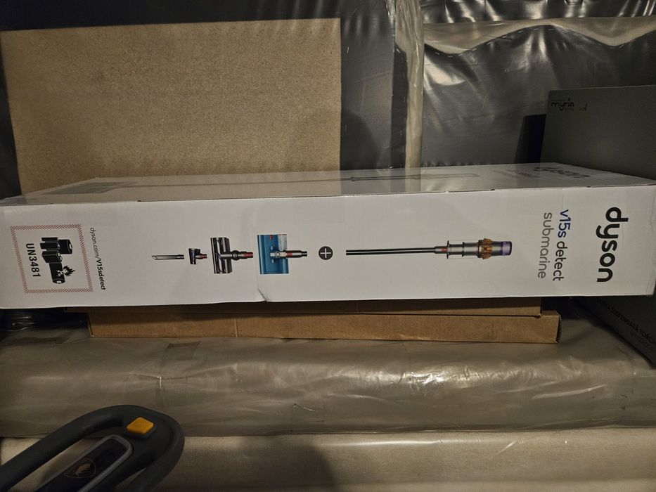 Dyson V15 detect submarine
